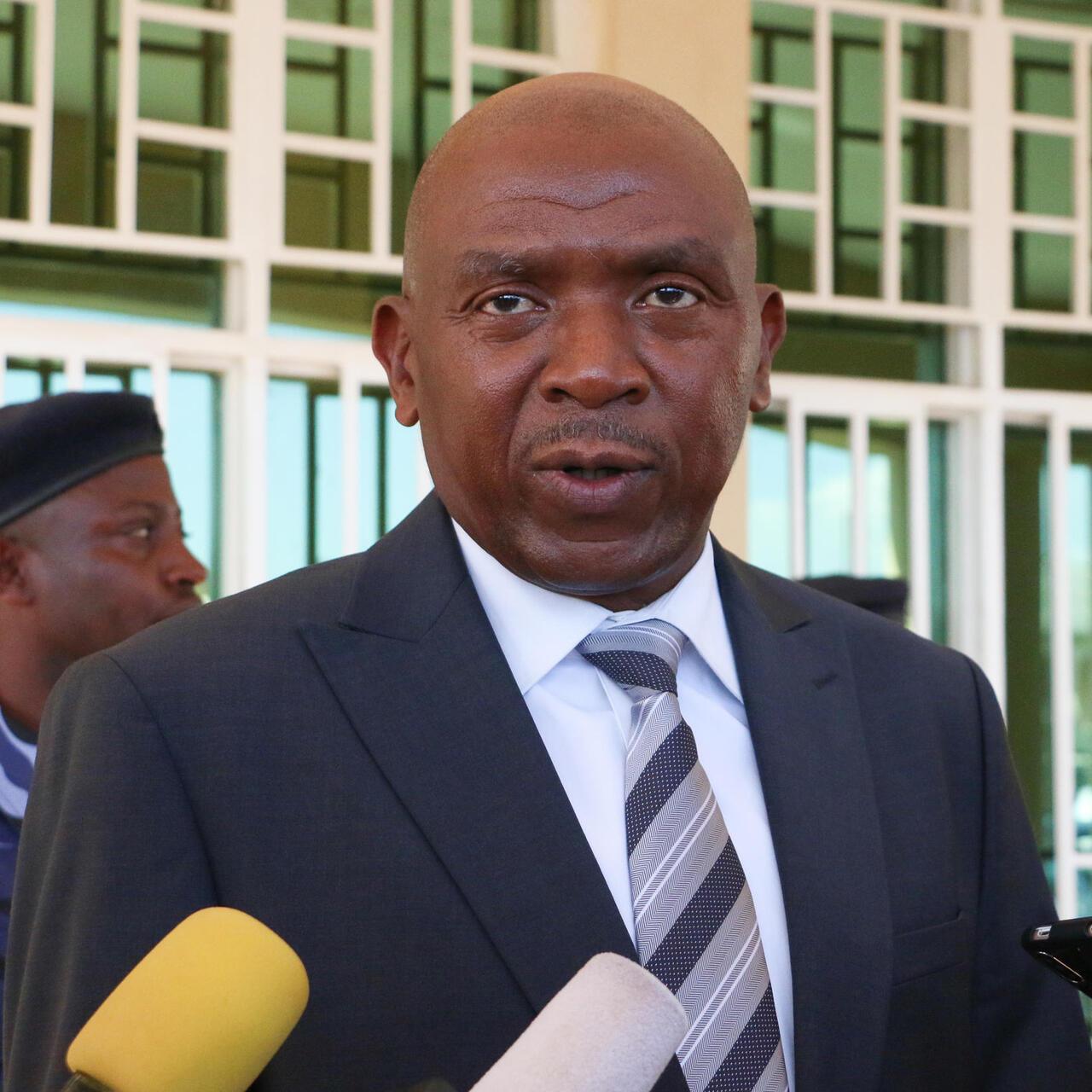 Agathon Rwasa, presidential candidate of Burundi&rsquo;s main opposition party the National Congress for Liberty (CNL), speaks to media after filing a petition against the result of presidential and general elections at the constitutional court in Bujumbura on May 28, 2020. (Photo by – / AFP)